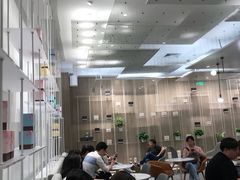 大堂-奈雪的茶(市百一店)