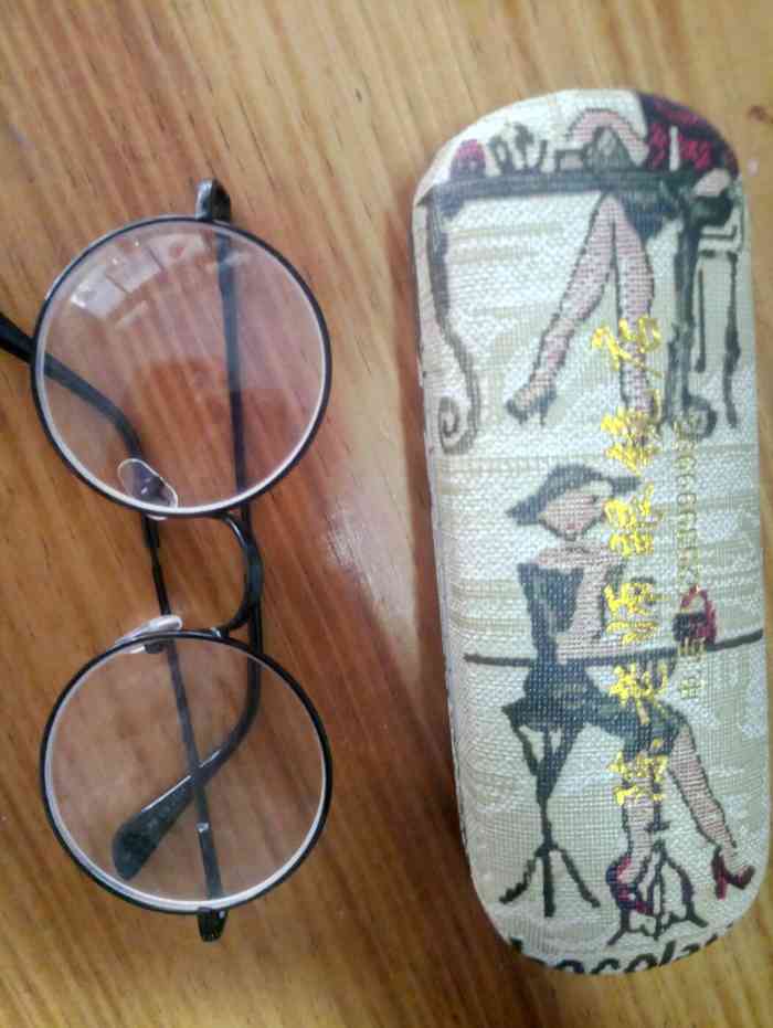 陈老师眼镜((人民广场店))-"价格很好,服务也很好,特别快很方便.