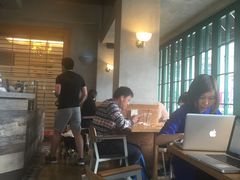 靠窗位-星巴克(武康路店)