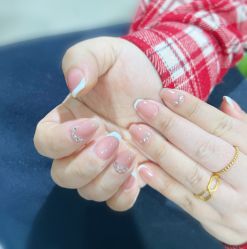 -花颜悦色款式美甲美睫