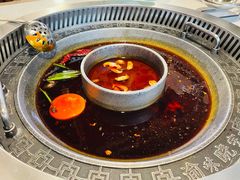 菌香鸳鸯锅-晓宇重庆火锅(赛格国际购物中心店)