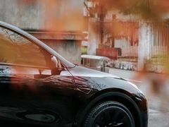 -TESLA 特斯拉(上海太古汇体验店)