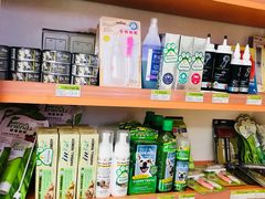 陈列架-瑞鹏宠物医院·微创内窥镜·骨外科·牙科(翠竹分院)