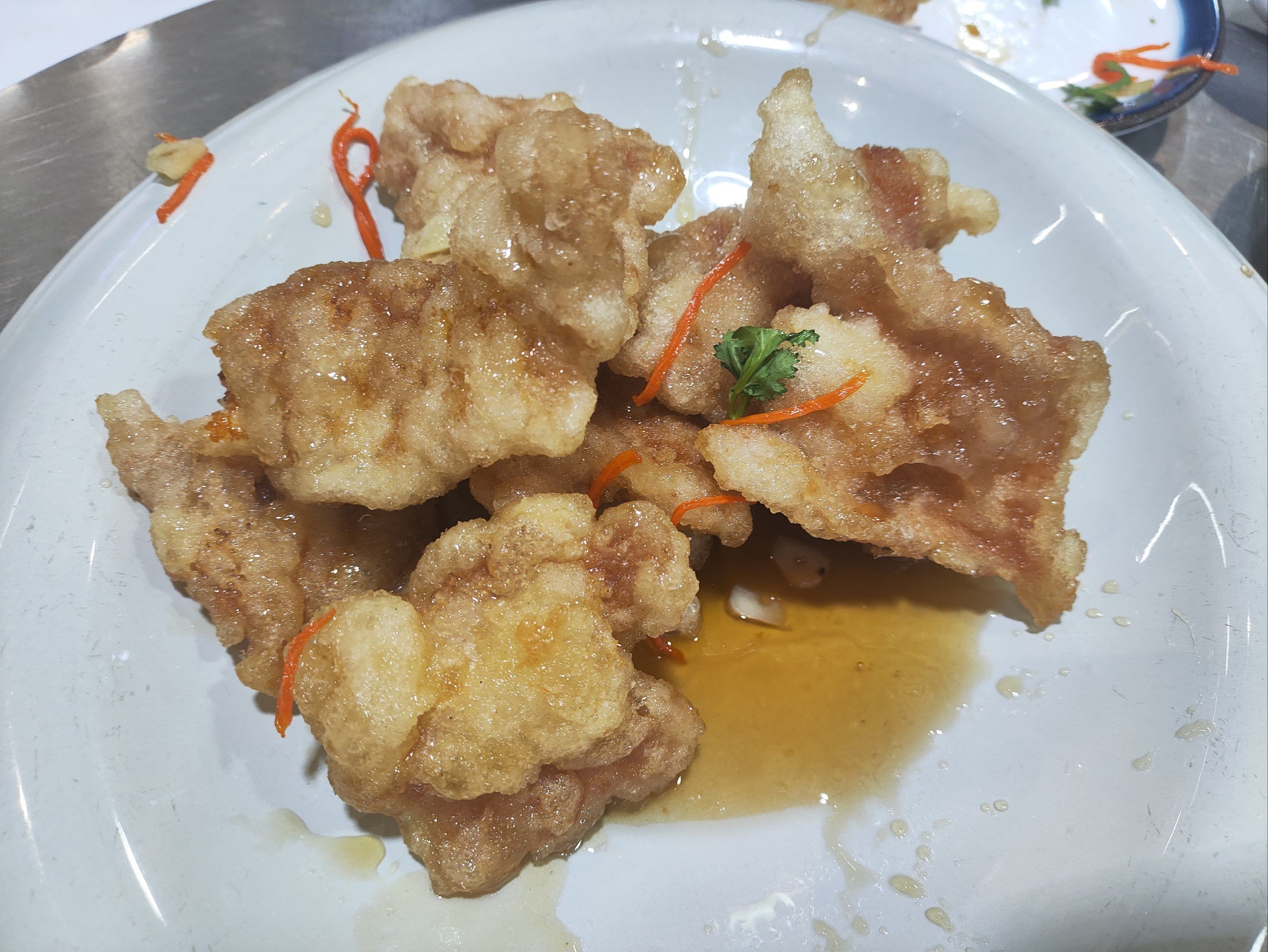 这是我们吃饱喝足后剩下的菜量98真是太大