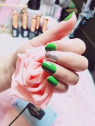 -伍小姐美甲美睫半永久