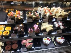 -85度C(生甜甜圈研究工坊·上海平凉店)