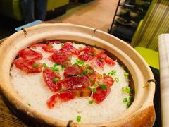 腊味煲仔饭-汤城小厨•粤菜•靓汤(西直门凯德MALL店)