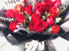 -花间阁鲜花气球连锁(两路口上清寺急市救中心店)