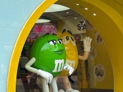 -m豆巧克力世界(上海世茂广场店)