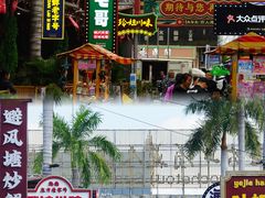 -三亚火车头万人海鲜广场