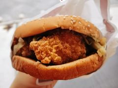 肉肉大方炸鸡堡-麦当劳(青岛大学店)