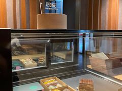 面包甜点陈列柜-星巴克臻选(济南恒隆店)