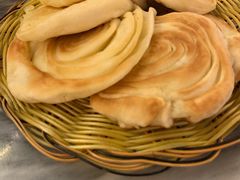 摩登粑粑-蔼若春.传承三十年云南菜(金碧公园店)