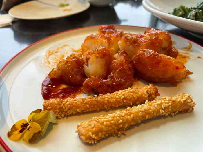 花醉法式川粤音乐餐厅-"带着爸妈来吃这家川菜 [薄荷]环境: .