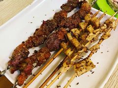 -洞庭洲·防空洞火锅·烧烤·铜锅涮肉(新百广场店)
