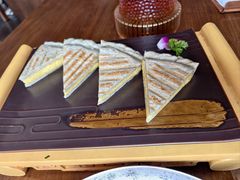 青稞小米饼-品味泸沽湖•民族特色菜(大落水店)