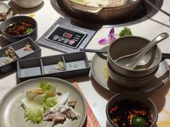 -喃喃椰·糟粕醋·椰子鸡火锅(七堡花园店)