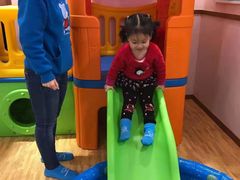 -抱抱熊托育中心(大悦城店)