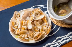 Pepper Abalone and Clam Stir-fry