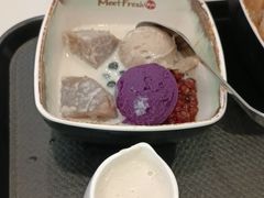 芋丸子芋圆芋泥热奶-鲜芋仙(太原街万达店)