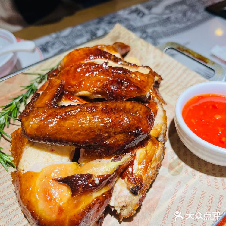 氛围感拉满的一家江南菜馆[调皮]很有客栈风