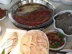 -茅草房·河畔园林火锅