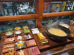 -银米·云南传统过桥米线(双廊黑金冠店)
