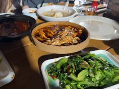 -土砂锅生态山庄·非遗砂锅雅鱼