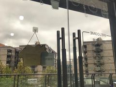 -蜜蜂小象·榴莲千层蛋糕(时代汇11栋店)