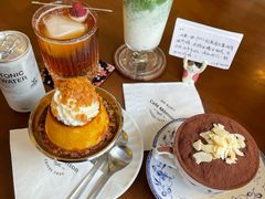 -Café Monson