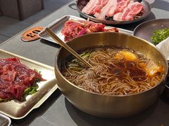 -围炉肉舍•炭烤活鳗•丹东海鲜烤肉(步行街店)