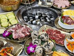 -围炉肉舍•炭烤活鳗•丹东海鲜烤肉(步行街店)