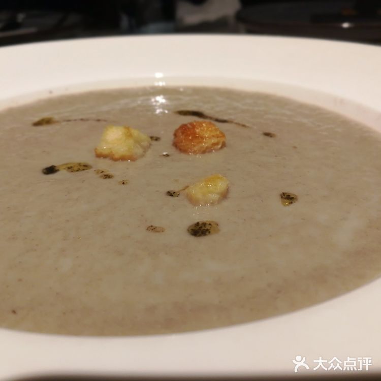 约会的好地方，有情调又有level。