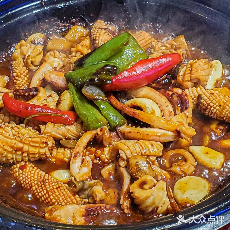 老板‼️来一份热气腾腾的沙姜啫啫鸡煲🥘