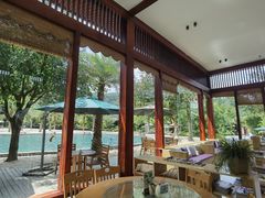 -腾冲洞山温泉村