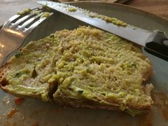 牛油果煮蛋吐司-RAC BAR(安福路店)