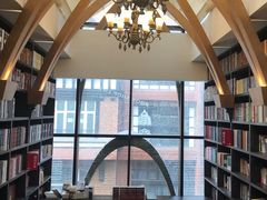 -钟书阁(松江泰晤士小镇店)