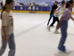 -正佳冰河湾真冰滑冰场