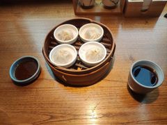 黑松露鲜肉小笼-馋三尺蟹粉小笼(人民广场店)