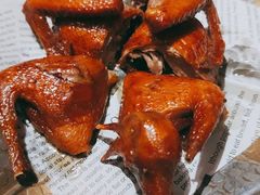 蝴蝶里招牌乳鸽-蝴蝶里·粤菜·点心(滨江龙湖店)