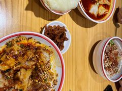 -八二小区抄手(龙湖上城天街店)