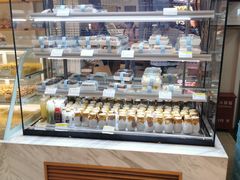 面包甜点陈列柜-老大昌(淮海中路店)