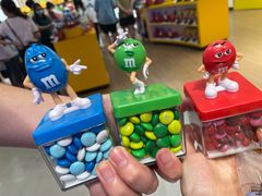 -m豆巧克力世界(上海世茂广场店)