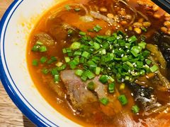 牛腱子泡椒酸辣粉-村外有星光小食铺(解放碑1089店)