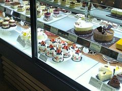 面包甜点陈列柜-多乐之日(和平伊势丹店)