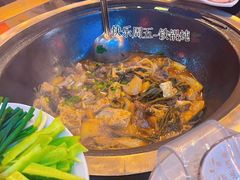 -炖四方东北铁锅炖·烧烤小龙虾(中豪国际店)