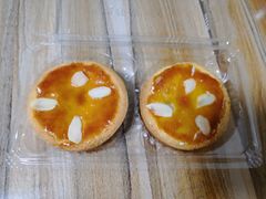 芋泥蛋黄酥-鲍师傅糕点(台东步行街店)