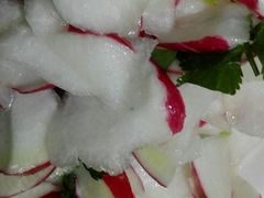 香拌萝卜片-穆豪麦蒸碗羊羔肉