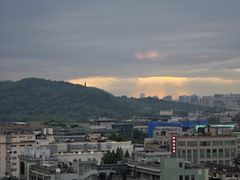 -吴山路夜市