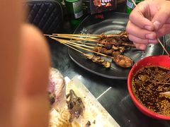 -何师烧烤·香辣蟹·川菜·30年老品牌(太古里旗舰店)